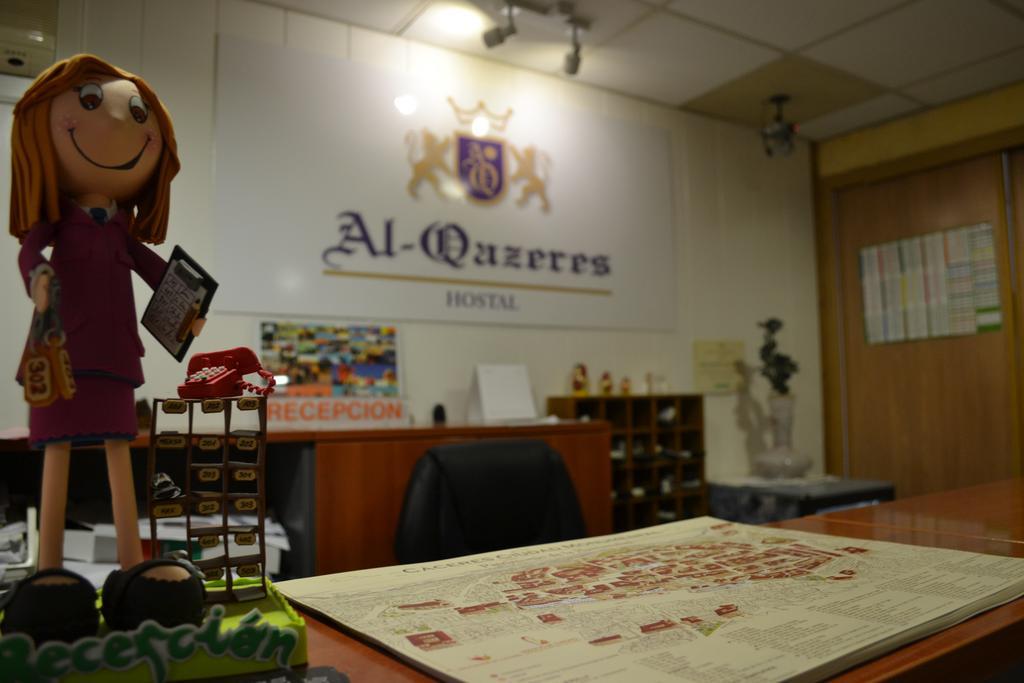 Hostal Al-Qazeres Caces Oda fotoğraf