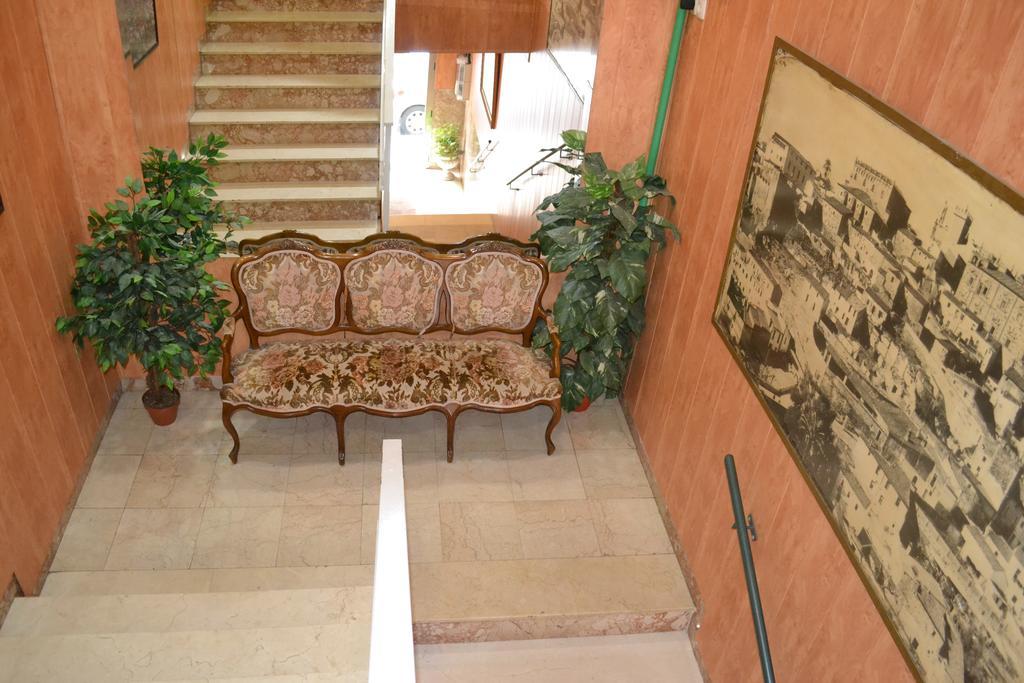 Hostal Al-Qazeres Caces Dış mekan fotoğraf